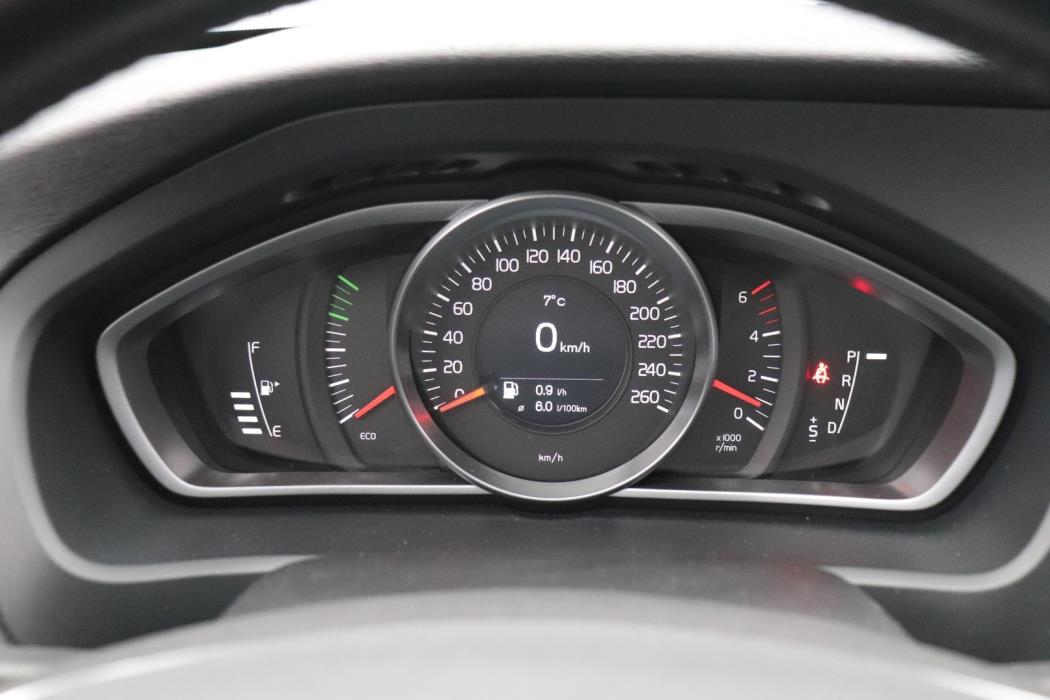 VOLVO V40 2014