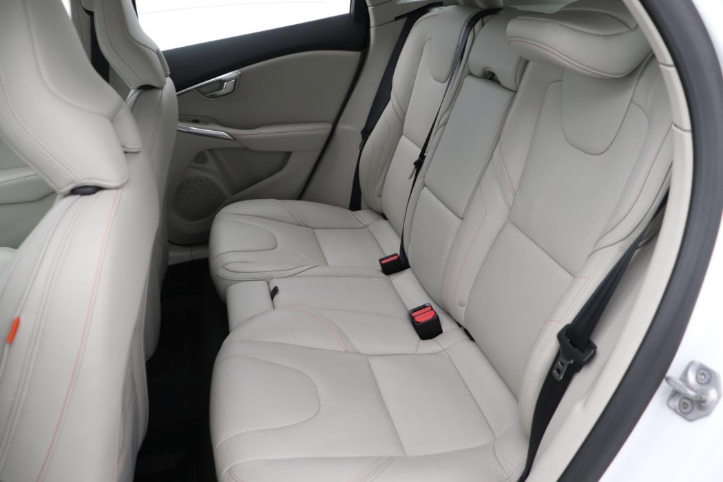 VOLVO V40 2014