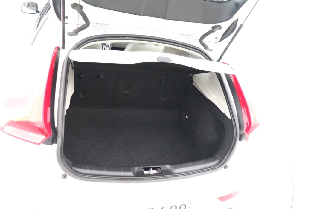 VOLVO V40 2014