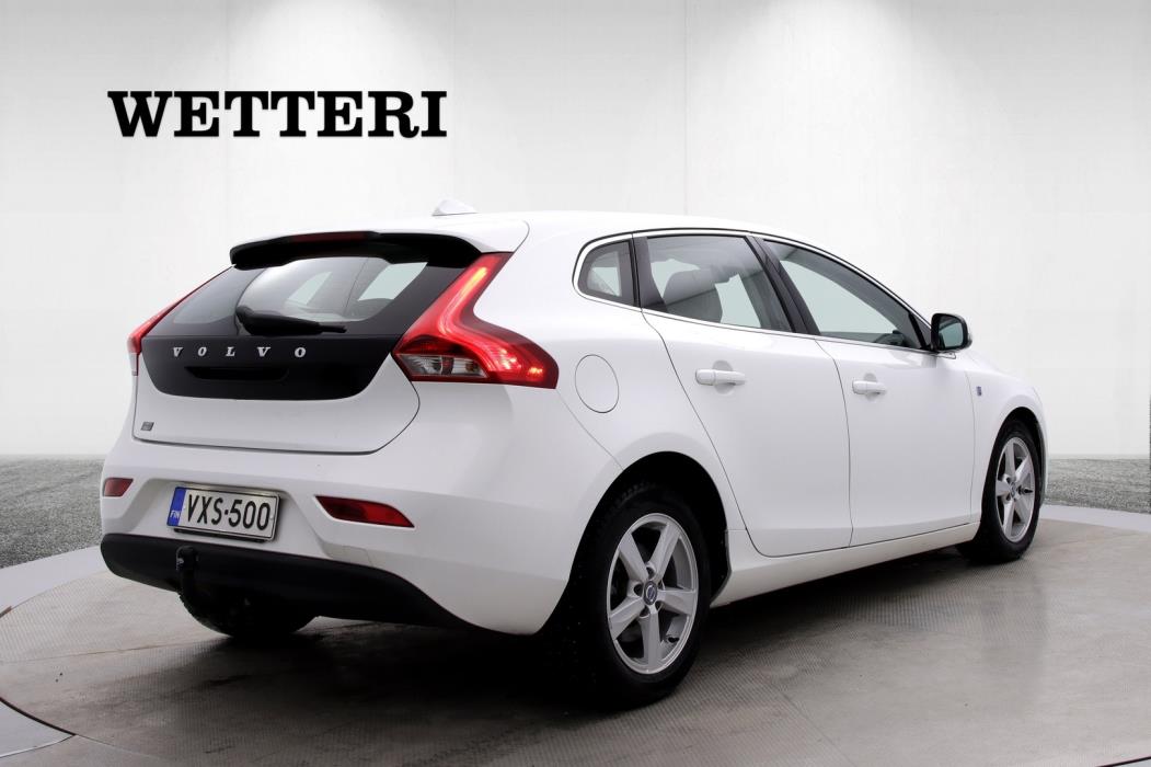 VOLVO V40 2014