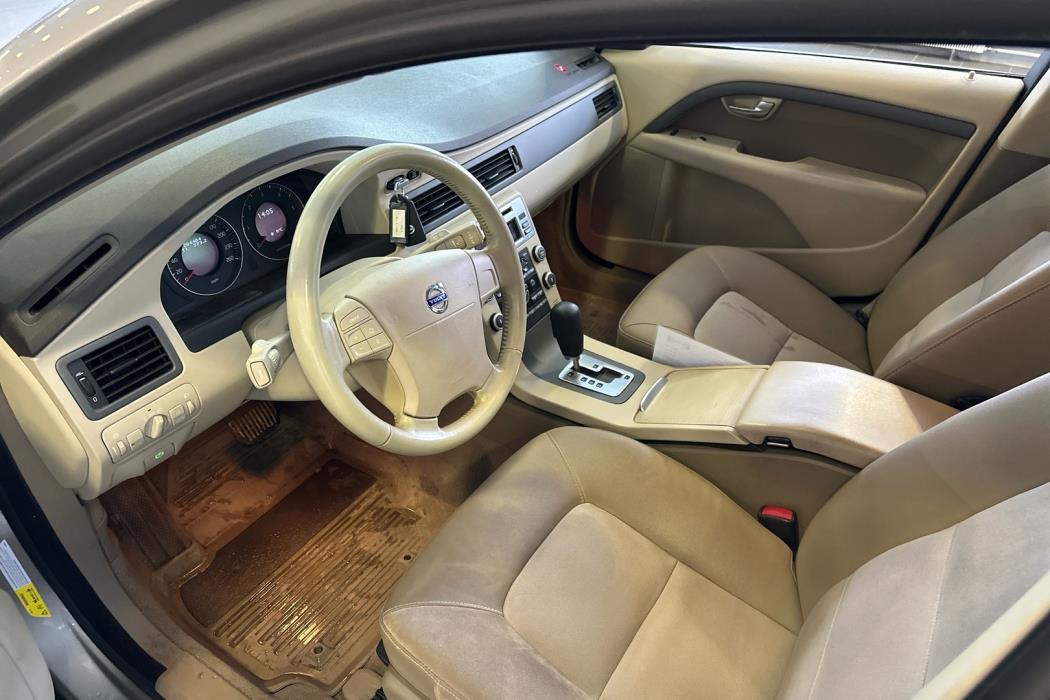 VOLVO V70 2008