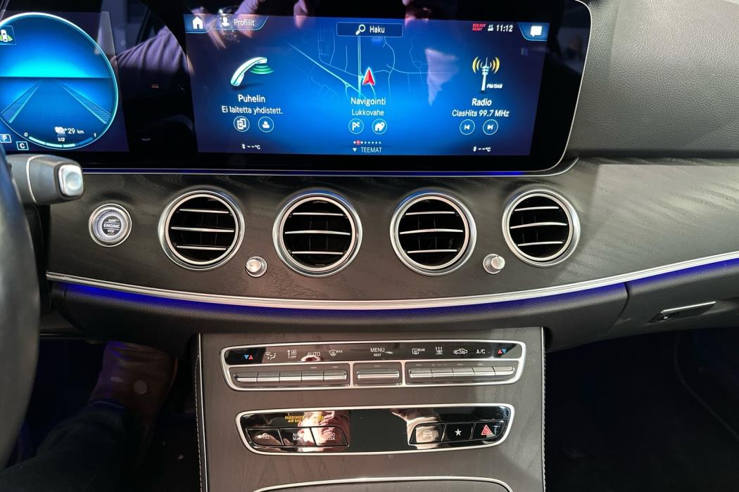 MERCEDES-BENZ E 2023