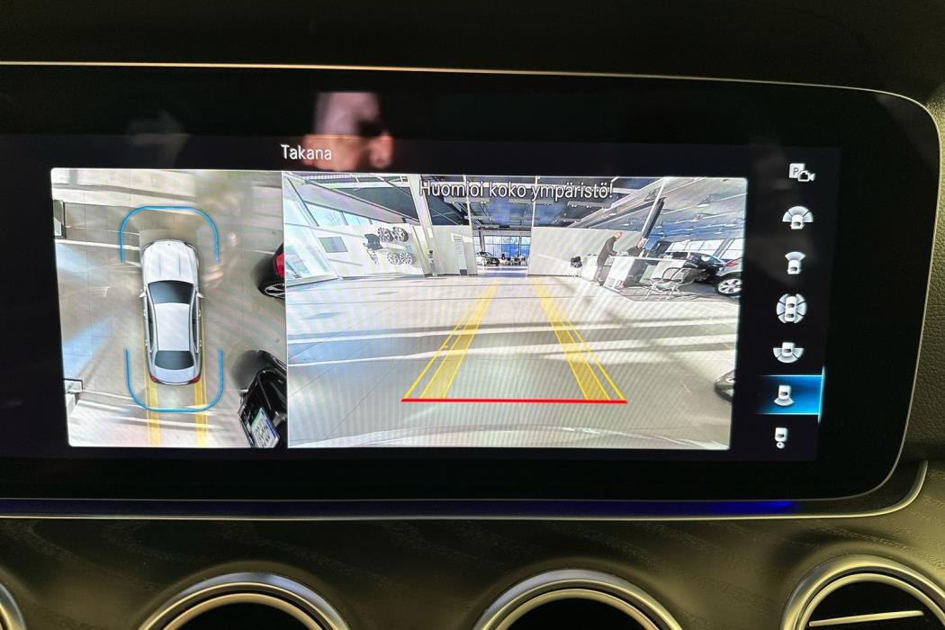 MERCEDES-BENZ E 2023