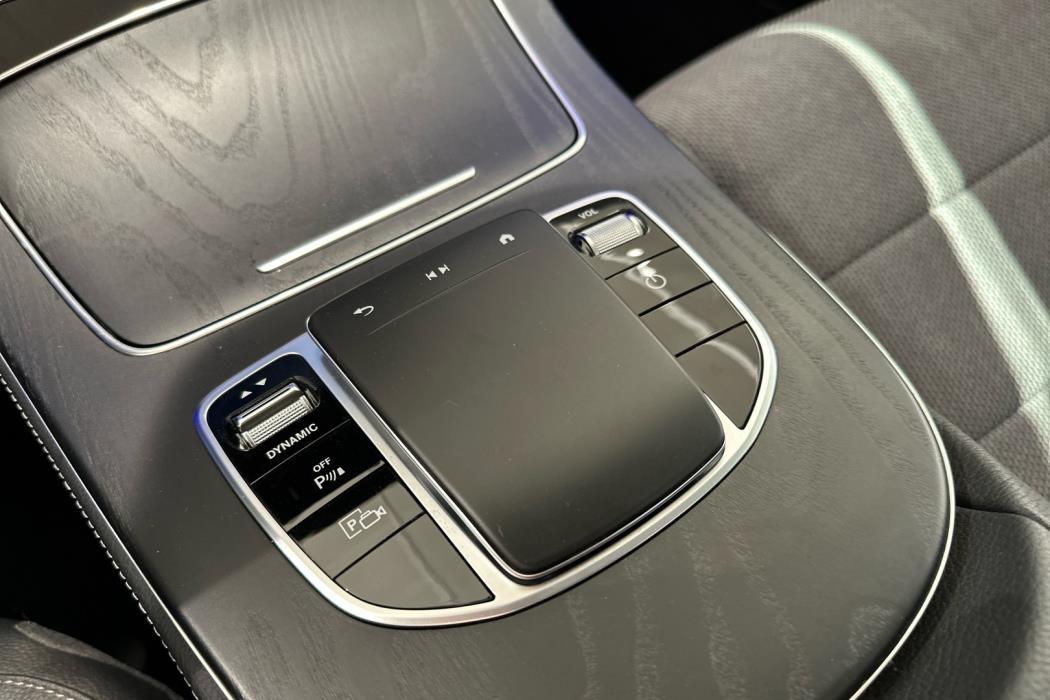 MERCEDES-BENZ E 2023