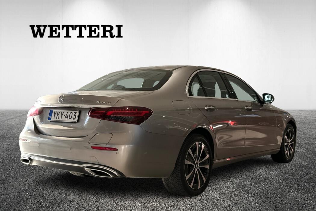 MERCEDES-BENZ E 2023