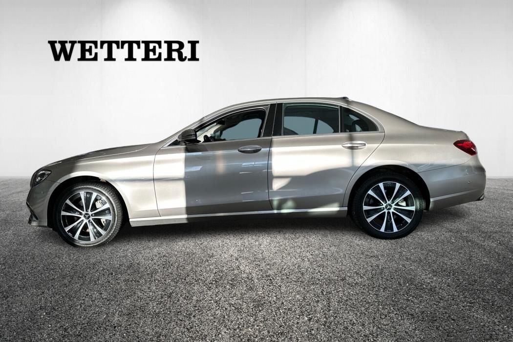 MERCEDES-BENZ E 2023