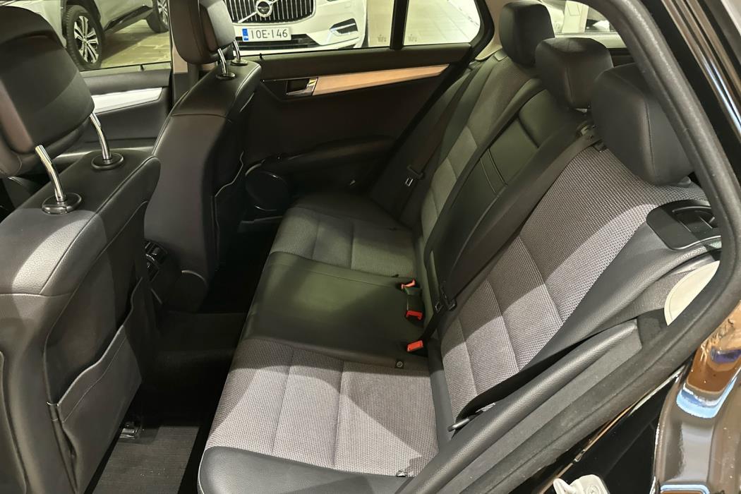 MERCEDES-BENZ C 2011