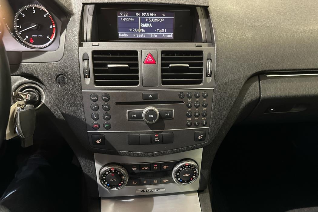 MERCEDES-BENZ C 2011