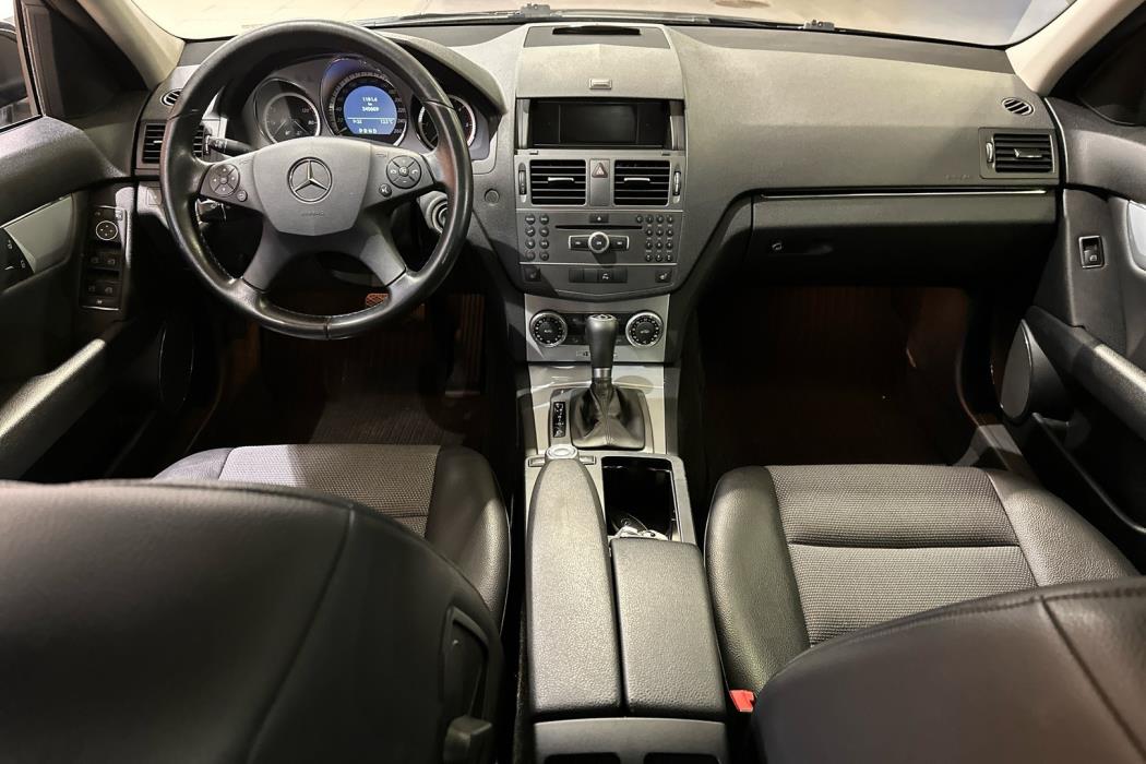 MERCEDES-BENZ C 2011