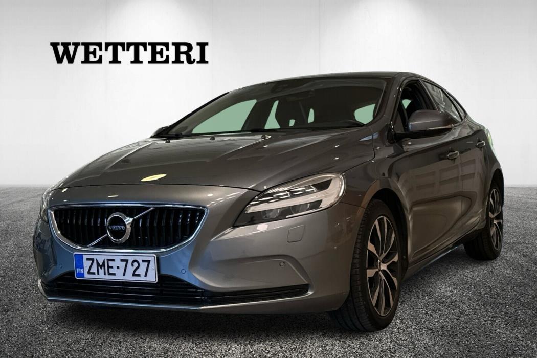 VOLVO V40 2018