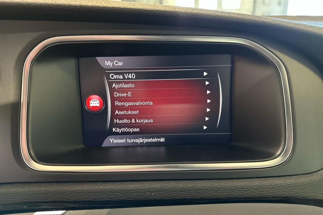VOLVO V40 2018