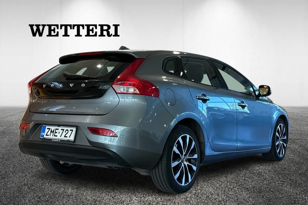 VOLVO V40 2018