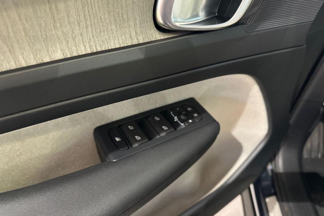 VOLVO XC40 2019