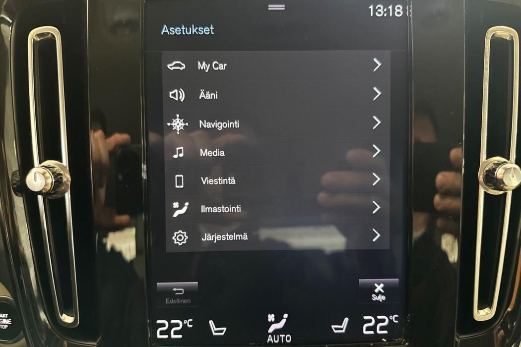 VOLVO XC40 2019