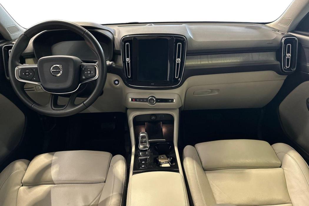 VOLVO XC40 2019