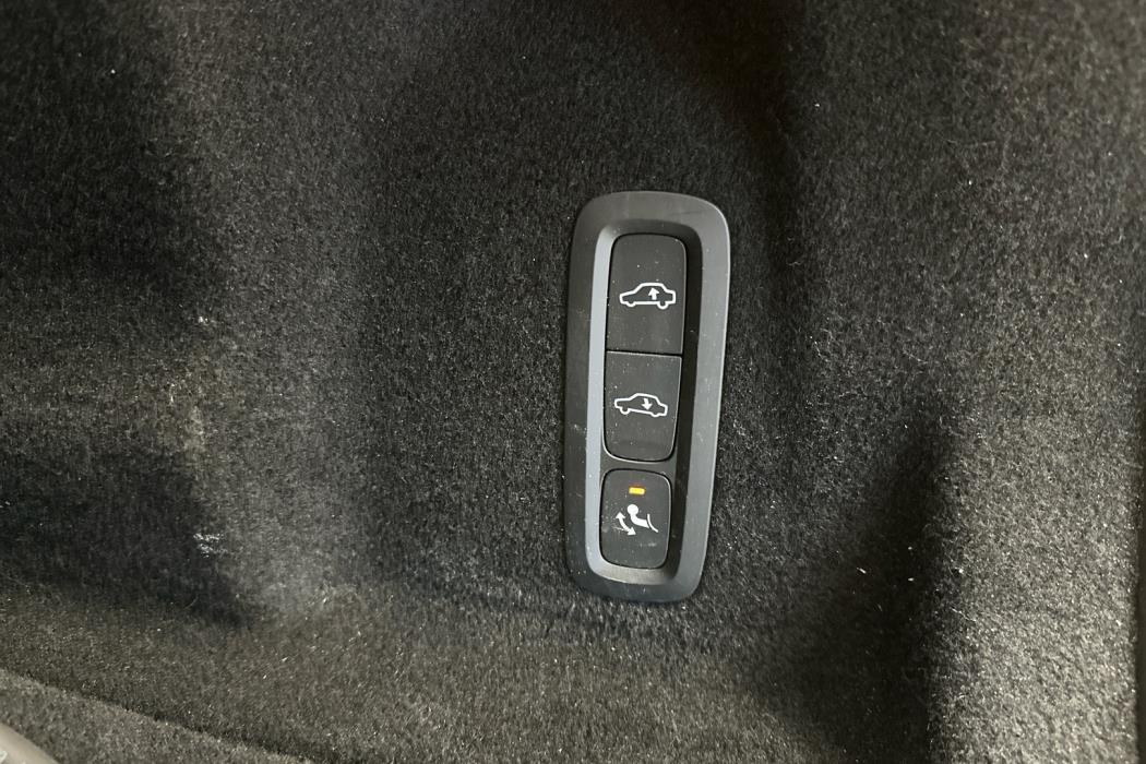 VOLVO XC60 2022