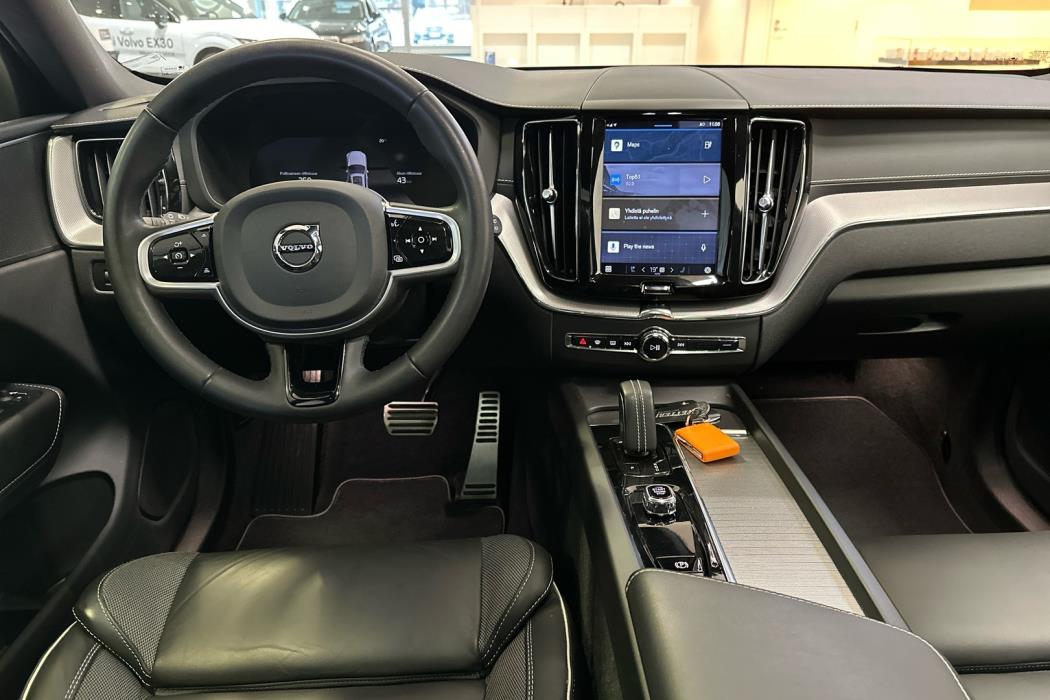 VOLVO XC60 2022