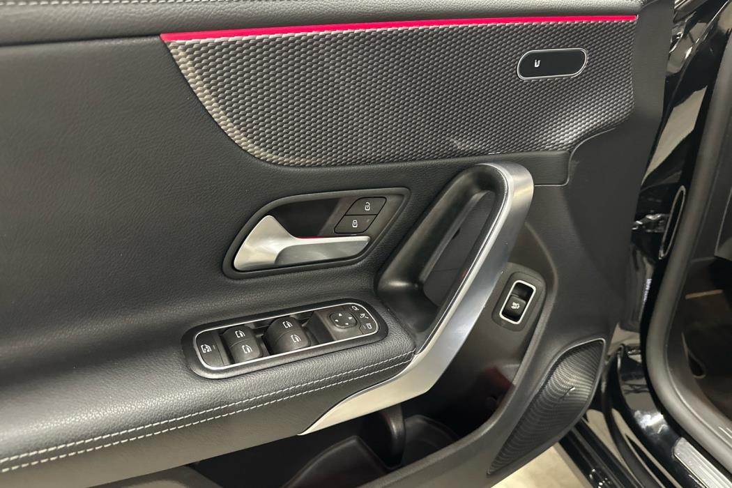 MERCEDES-BENZ CLA 2021