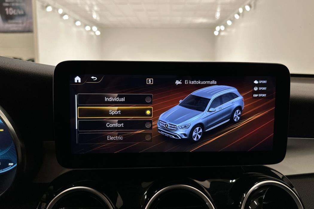 MERCEDES-BENZ GLC 2022