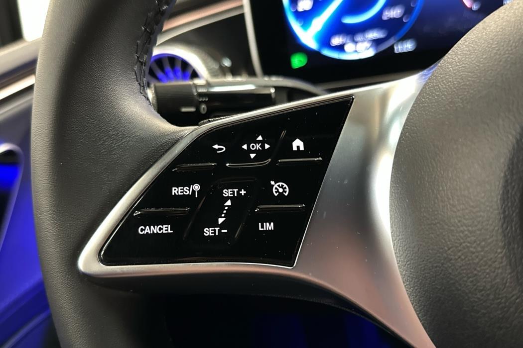 MERCEDES-BENZ EQE 2023