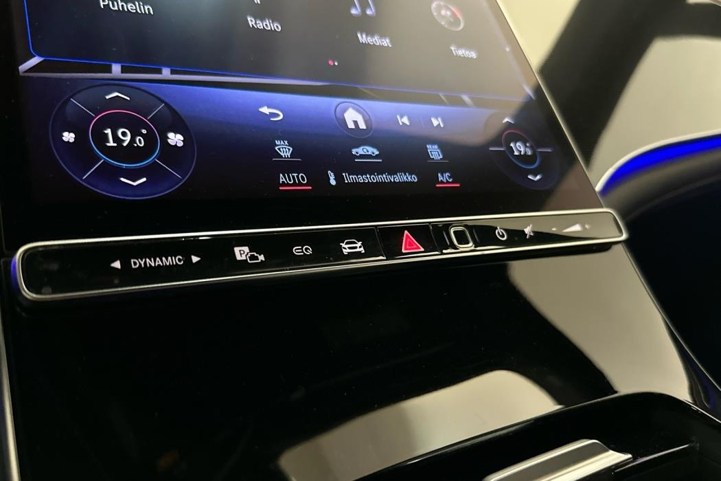 MERCEDES-BENZ EQE 2023