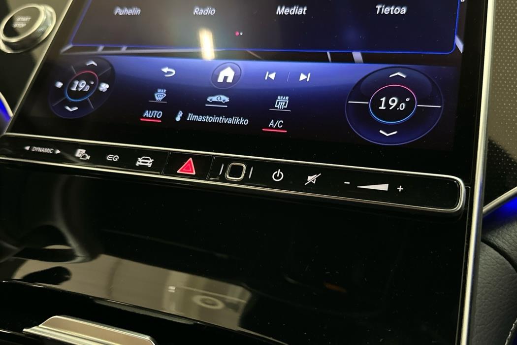 MERCEDES-BENZ EQE 2023