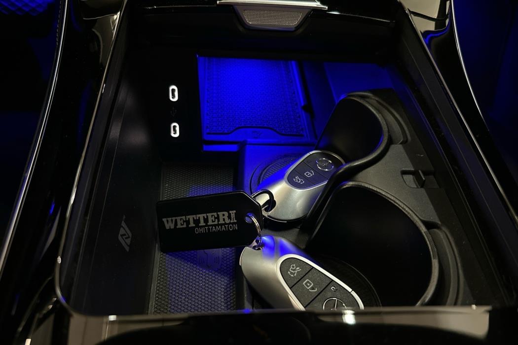 MERCEDES-BENZ EQE 2023