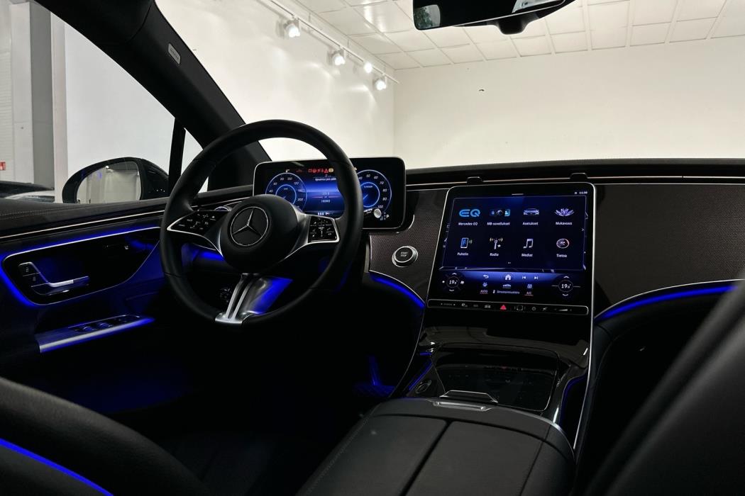 MERCEDES-BENZ EQE 2023