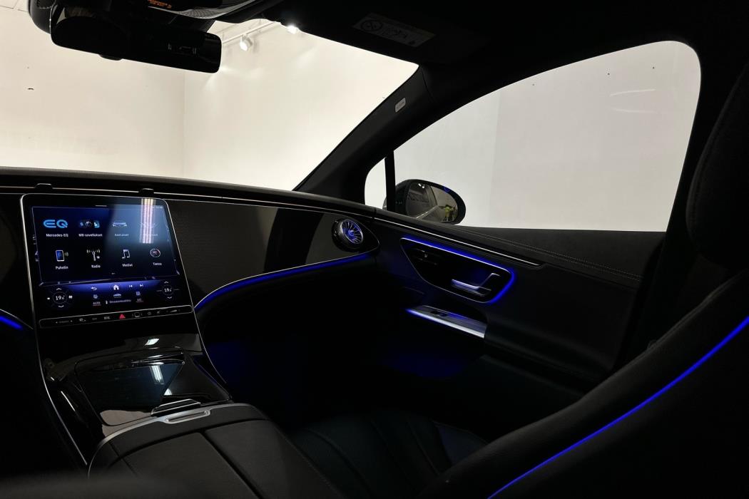 MERCEDES-BENZ EQE 2023