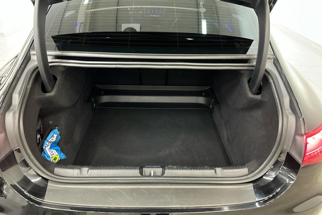 MERCEDES-BENZ EQE 2023