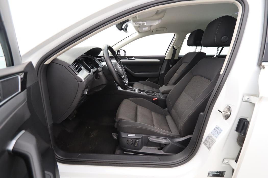 VOLKSWAGEN Passat 2018