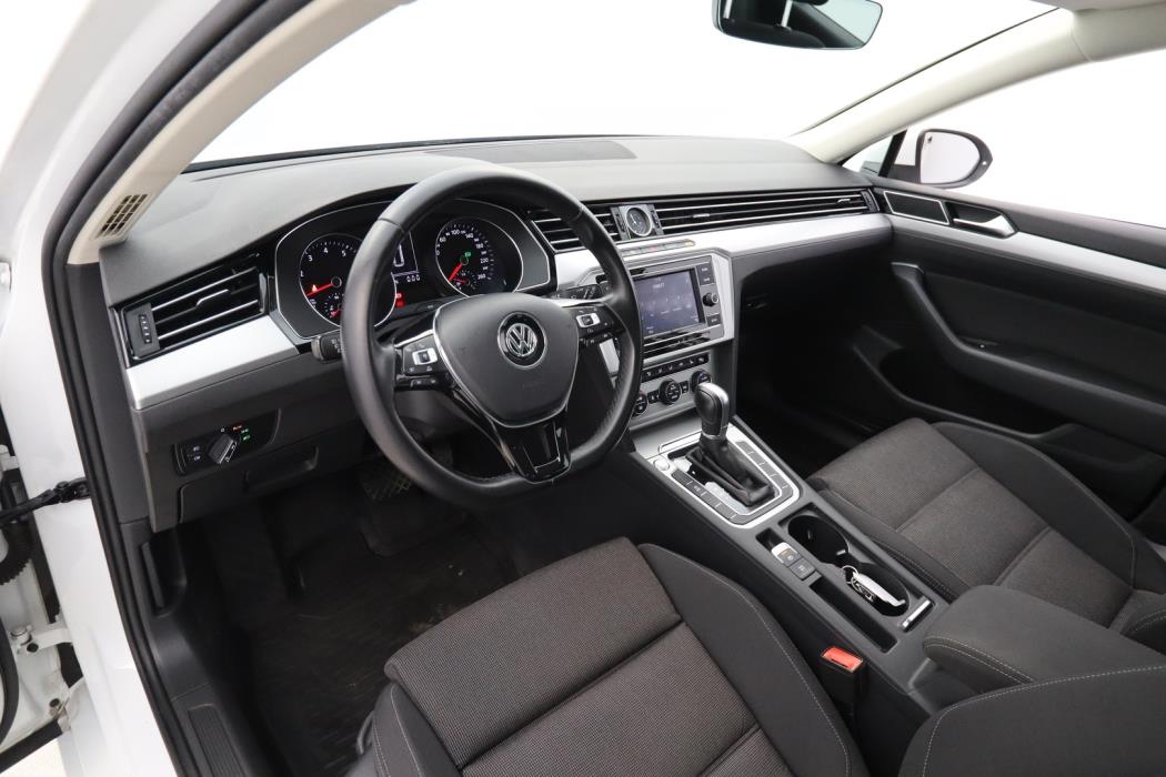 VOLKSWAGEN Passat 2018