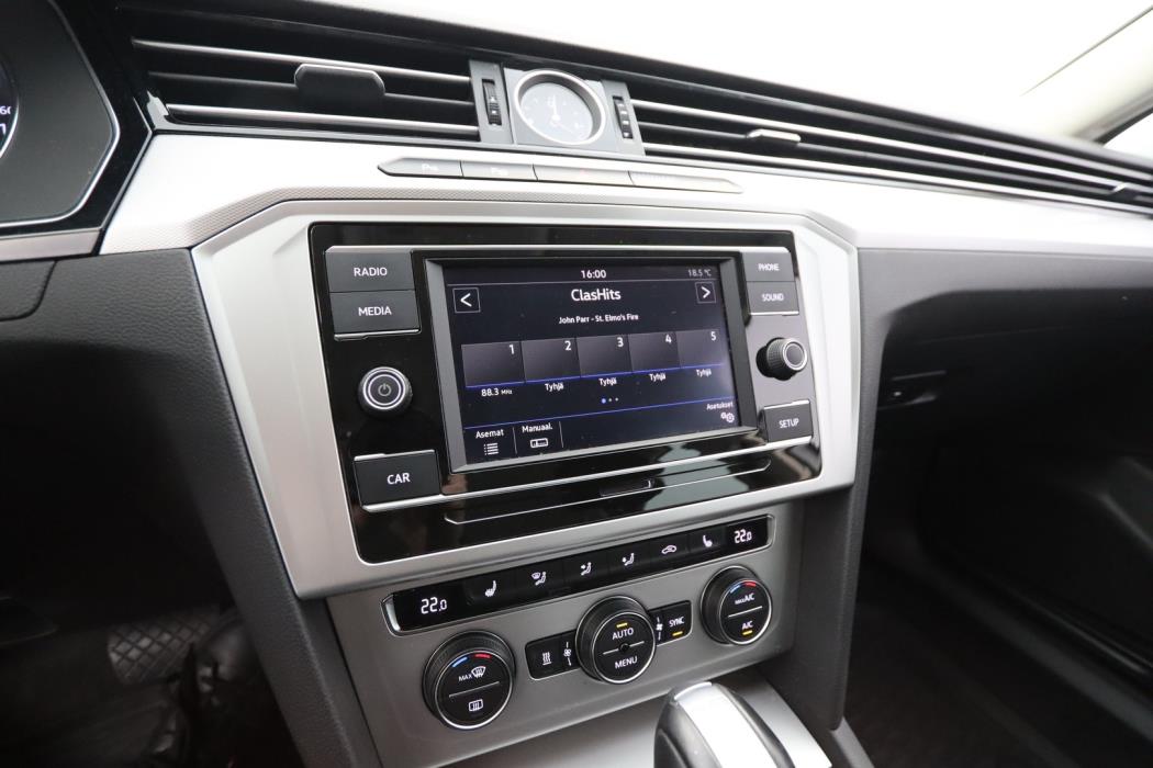 VOLKSWAGEN Passat 2018