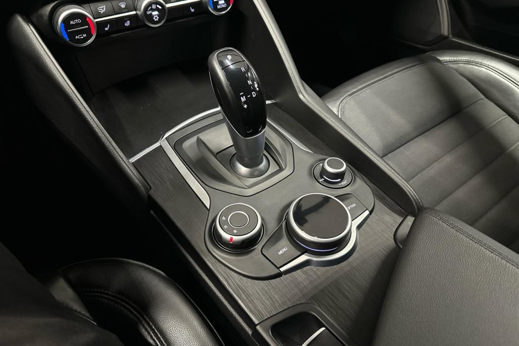 ALFA ROMEO Giulia 2017