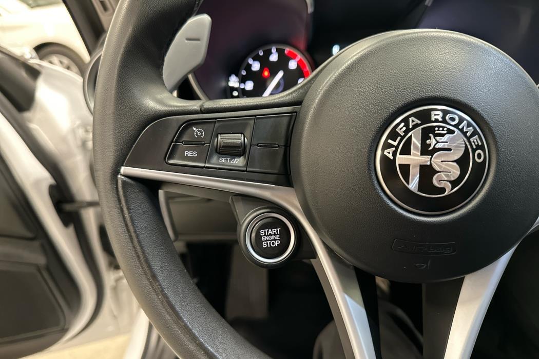 ALFA ROMEO Giulia 2017