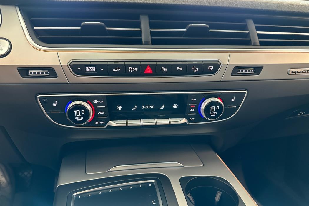 AUDI Q7 2016
