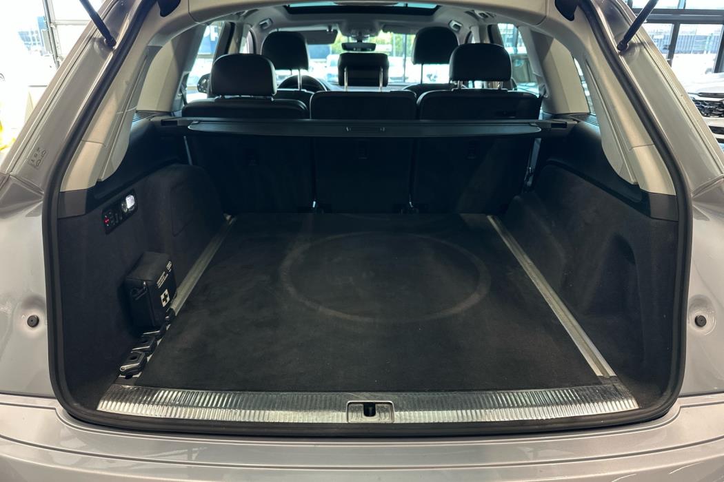 AUDI Q7 2016