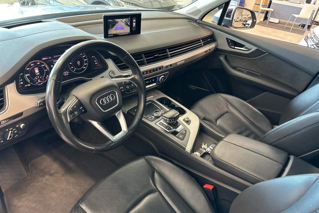 AUDI Q7 2016