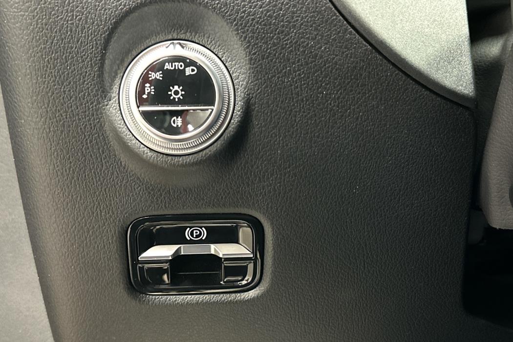 MERCEDES-BENZ C 2022