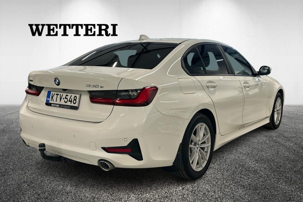 BMW 330 2021