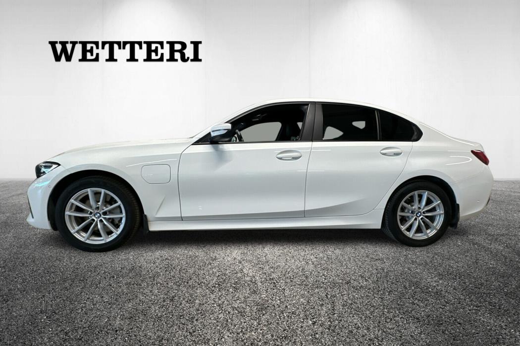 BMW 330 2021