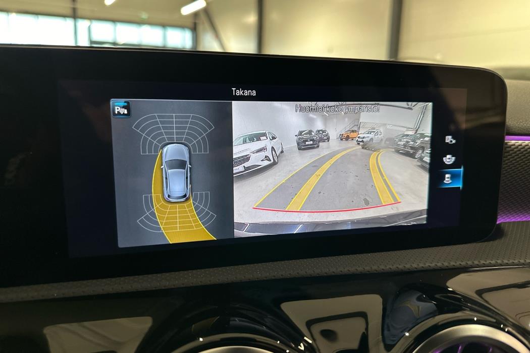 MERCEDES-BENZ A 2023