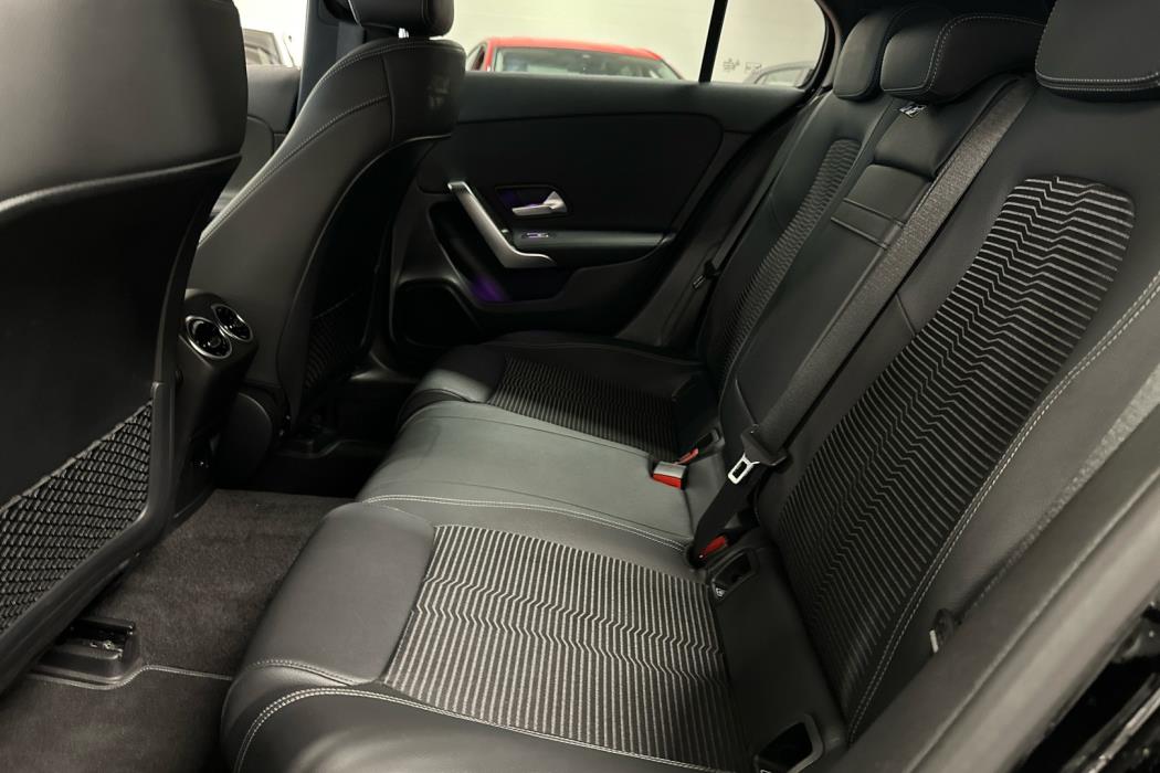 MERCEDES-BENZ A 2023