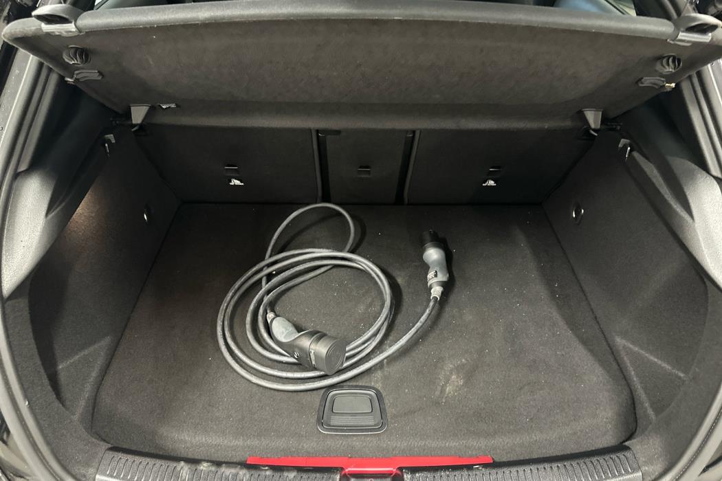 MERCEDES-BENZ A 2023