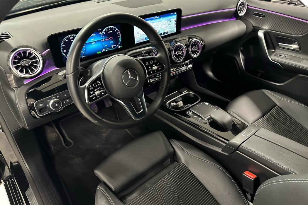 MERCEDES-BENZ A 2023