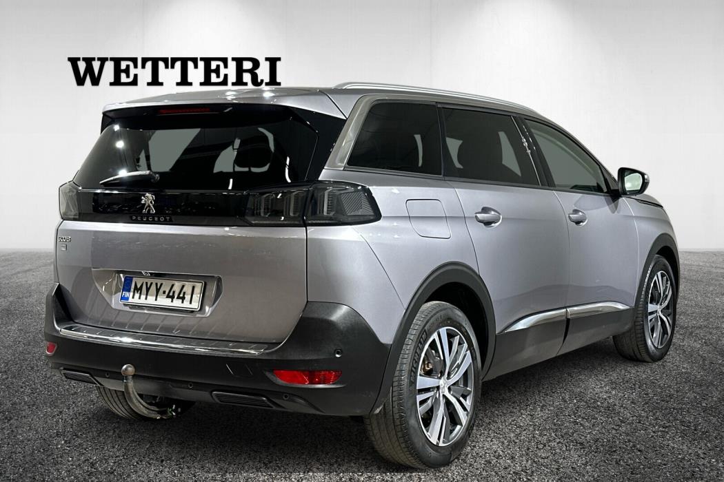 PEUGEOT 5008 2021