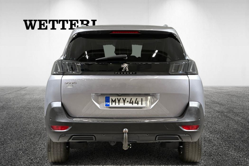 PEUGEOT 5008 2021