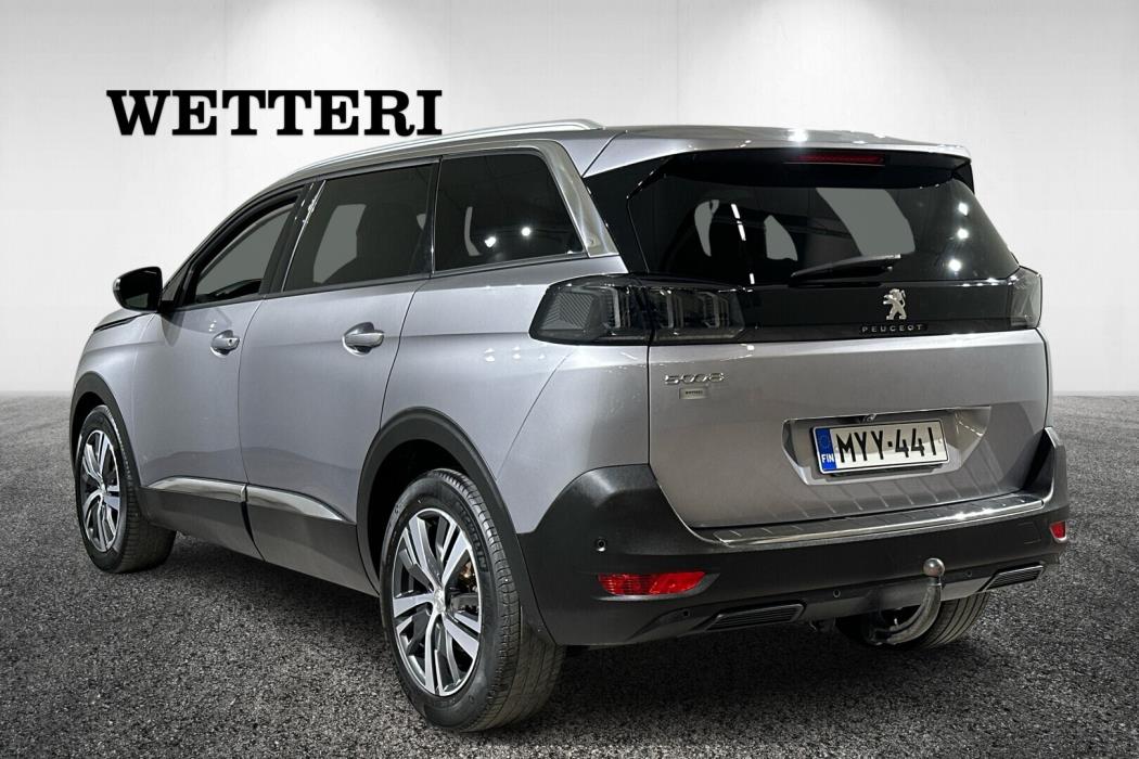 PEUGEOT 5008 2021