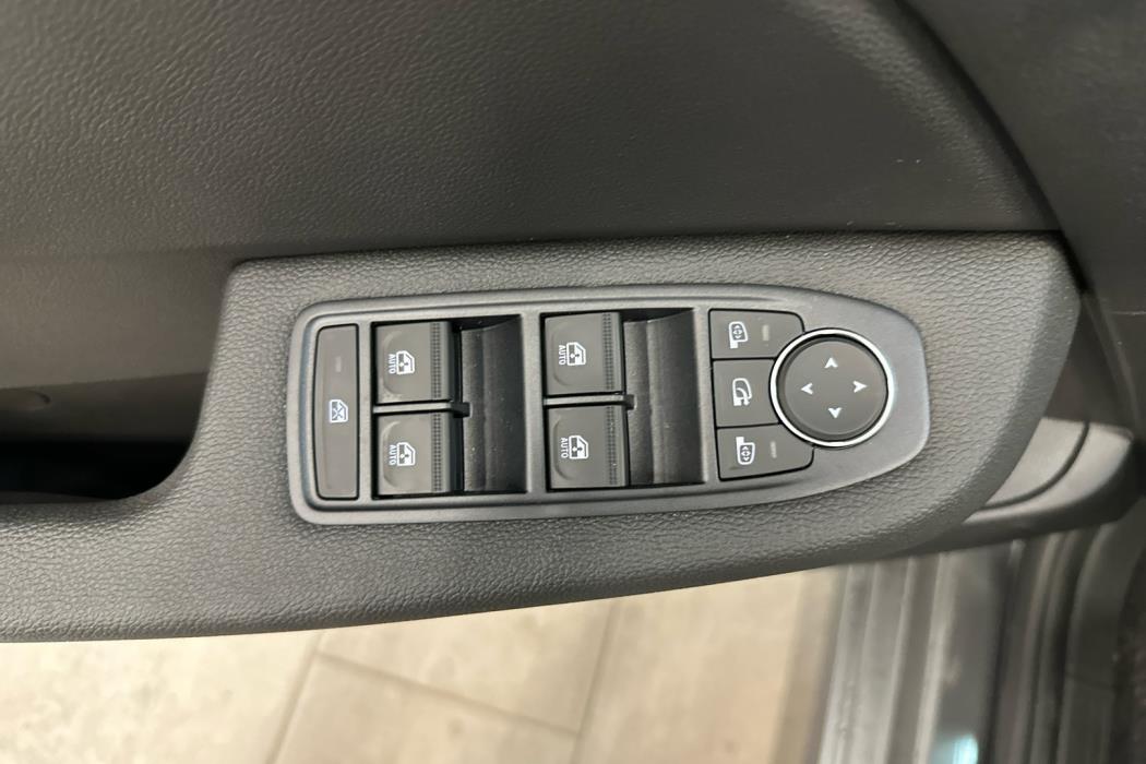 MITSUBISHI COLT 2025