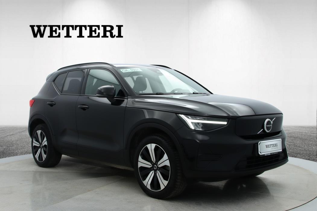 VOLVO XC40 2023